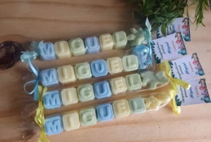 Sabonete Nome 6 Letras e Dino - Artesanato e Personalizados