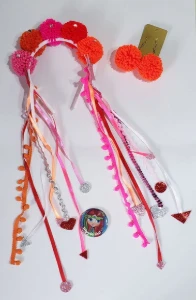Kit Divina Tiara Coroa e Brincos Pompom - Artesanato e Personalizados