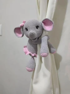 Amigurumi Elefante Menina - Crochê - Artesanato e Personalizados