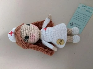 Amigurumi Boneca Enfermeira - Artesanato e Personalizados