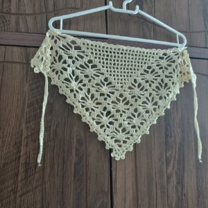 Bandana de Crochê - Artesanato e Personalizados