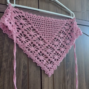 Bandana de Crochê - Artesanato e Personalizados