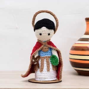 Santo Expedito em amigurumi - Artesanato e Personalizados