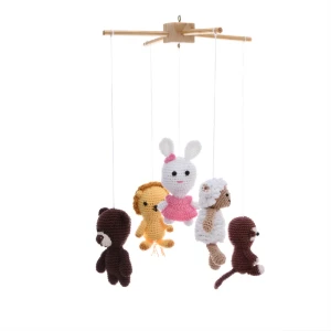 Mobile de Bichinhos em amigurumi - Artesanato e Personalizados