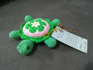 Amigurumi Tartaruga porta agulhas e alfinetes - Artesanato e Personalizados
