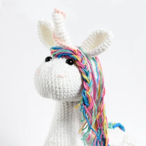 Unicórnio em Amigurumi - Artesanato e Personalizados