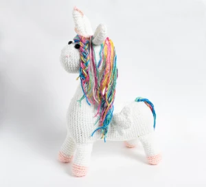 Unicórnio em Amigurumi - Artesanato e Personalizados