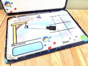 Lousa MDF Astronauta sem Alça e Jogos no Verso - Artesanato e Personalizados