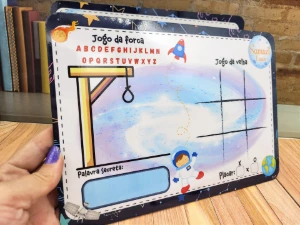 Lousa MDF Astronauta sem Alça e Jogos no Verso - Artesanato e Personalizados