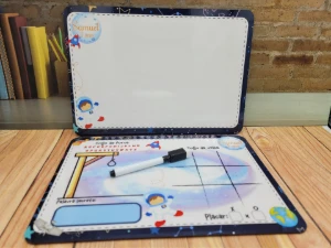 Lousa MDF Astronauta sem Alça e Jogos no Verso - Artesanato e Personalizados