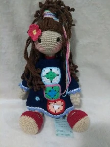 Boneca Hippie em crochê - Artesanato e Personalizados