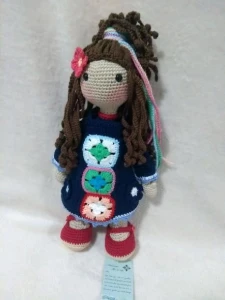 Boneca Hippie em crochê - Artesanato e Personalizados