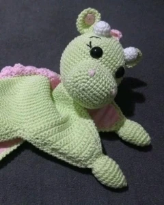 Naninha ou Manta do Apego em Crochê - Dragão Menina - Artesanato e Personalizados