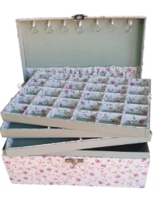 Porta-Joias Grande em Linho Floral de 4 Andares - Artesanato e Personalizados