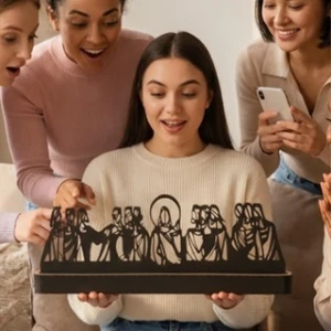 Santa Ceia de Mesa em MDF Preto e Dourado 42 cm - Artesanato e Personalizados
