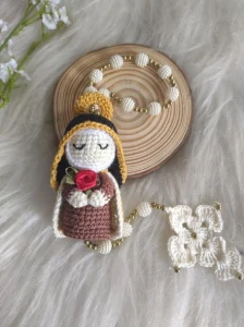 Terço de Crochê com Mini Santinha - Artesanato e Personalizados