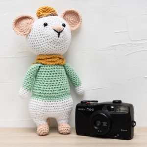 Ratinho Aconchegante em Amigurumi - Artesanato e Personalizados