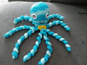 Polvo Amigurumi - Artesanato e Personalizados