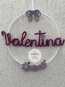 Guirlanda Laço e Flores Colorido em Tricotin - Artesanato e Personalizados