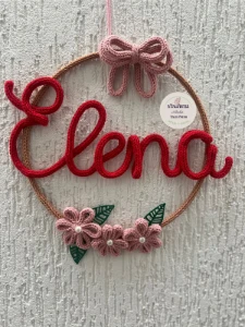 Guirlanda Laço e Flores Colorido em Tricotin - Artesanato e Personalizados