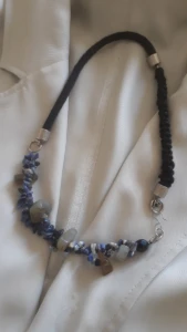 Colar Sodalita com Cordões de Algodão - Artesanato e Personalizados
