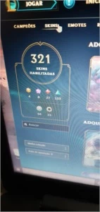 conta lol com mais de 300 skins - League of Legends