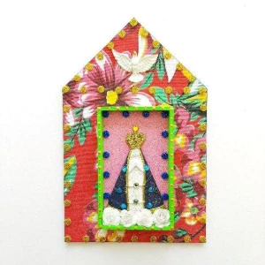 Capelinha de Madeira e Chita "N. S. Aparecida" - Artesanato e Personalizados
