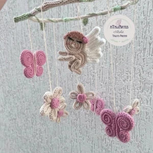 Móbile Flores, Borboletas e Anjinha em Tricotin - Artesanato e Personalizados