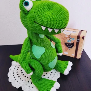 T-rex Amigurumi - Artesanato e Personalizados