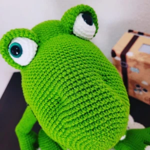 T-rex Amigurumi - Artesanato e Personalizados