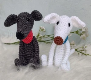 Amigurumi Mini Galgo - Artesanato e Personalizados