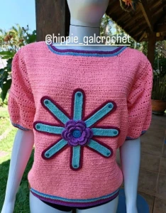 Blusa Flor em Crochê - Artesanato e Personalizados