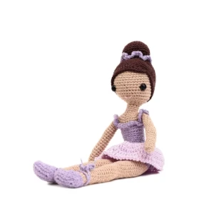 Boneca Bailarina Alana em amigurumi - Artesanato e Personalizados