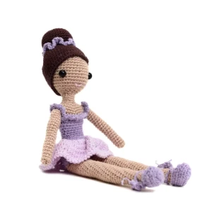 Boneca Bailarina Alana em amigurumi - Artesanato e Personalizados