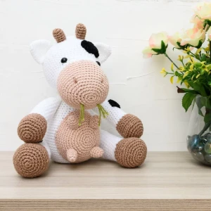 Vaca Mimosa em Amigurumi - Artesanato e Personalizados