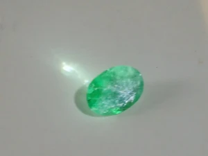 Esmeralda colombiana ótima oval 1,10 cts - Artesanato e Personalizados