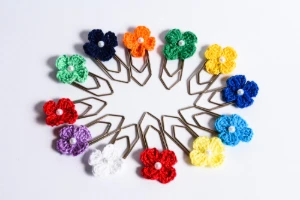 Kit clips flor de crochê - Artesanato e Personalizados