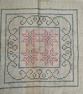 Tela para bordar em juta TJ-98 - 52 x 52 cm - Artesanato e Personalizados