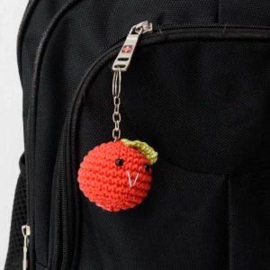 Chaveiro Mini Maçã Amigurumi - Artesanato e Personalizados