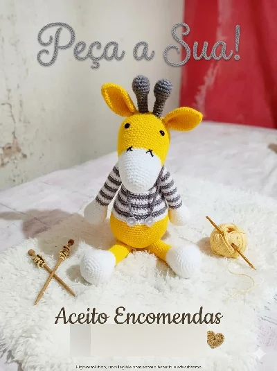 Girafa arco íris em crochê - Artesanato e Personalizados