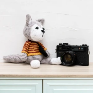 Lobo com Bolsa em Crochê Amigurumi - Artesanato e Personalizados
