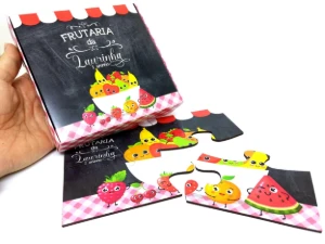 Quebra-cabeça Feirinha em MDF com 4 Peças e Caixa - Artesanato e Personalizados