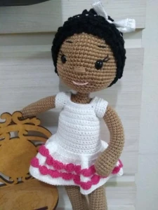 Boneca Emily - Artesanato e Personalizados