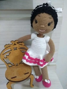 Boneca Emily - Artesanato e Personalizados