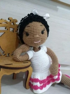 Boneca Emily - Artesanato e Personalizados