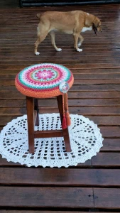 Capa de Banqueta Mandala Multicolorida em Crochê - Artesanato e Personalizados