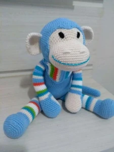 Amigurumi Macaco Colorido - Artesanato e Personalizados
