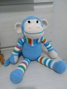 Amigurumi Macaco Colorido - Artesanato e Personalizados