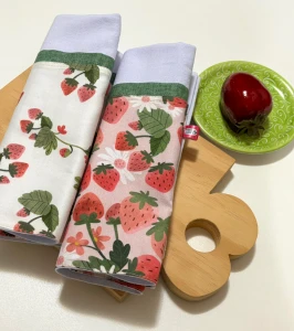 Kit com 2 Panos de Prato Morango - 50 x 70 cm - Artesanato e Personalizados
