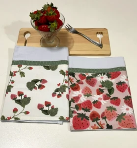 Kit com 2 Panos de Prato Morango - 50 x 70 cm - Artesanato e Personalizados